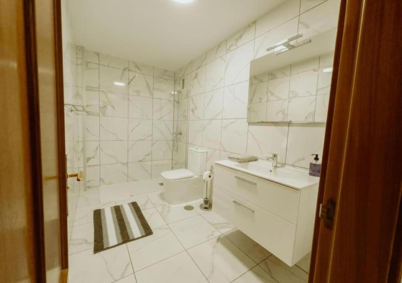אדחה Seaview Splendor 2 Bedroom Modern Comfort מראה חיצוני תמונה